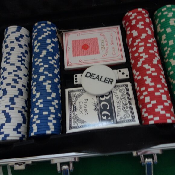 Kronenburg 1664 Metal Poker Briefcase 200 Chip Poker Set with Two Decks of Cards - Picture 5 of 11